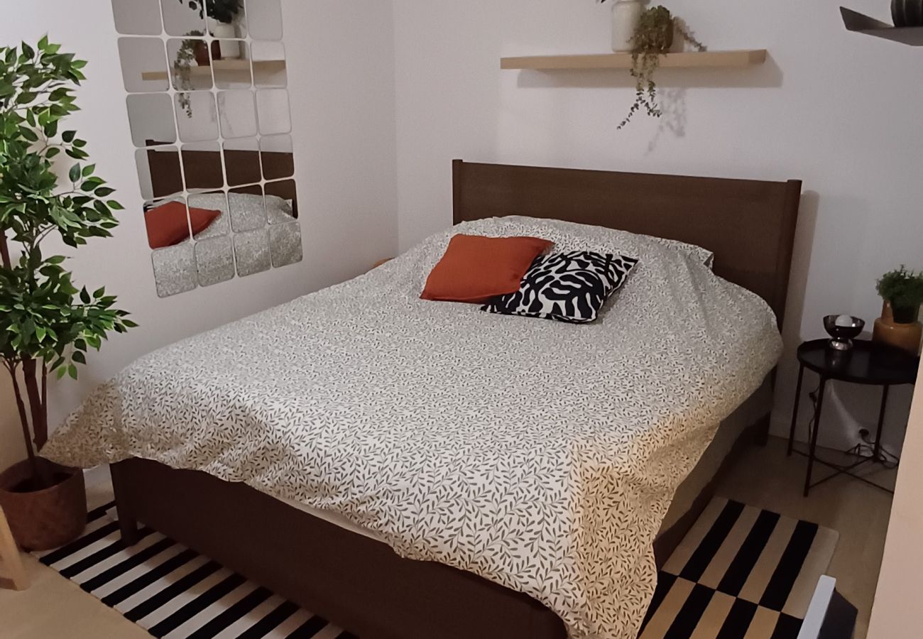 Apartment in Paris - Studio dans le 17eme